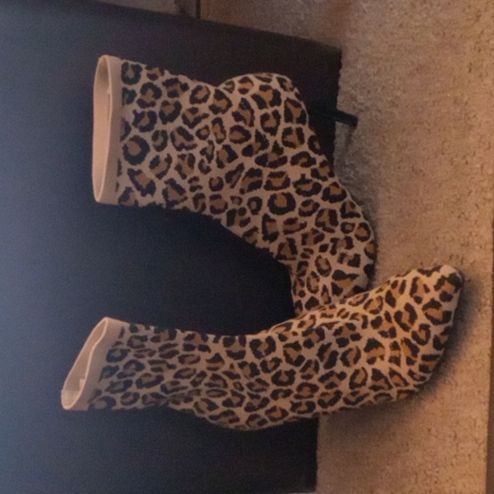 Cute sock leapord boots